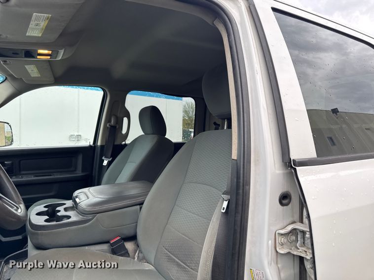 image for item EF2459 2014 RAM 2500 Crew Cab pickup truck