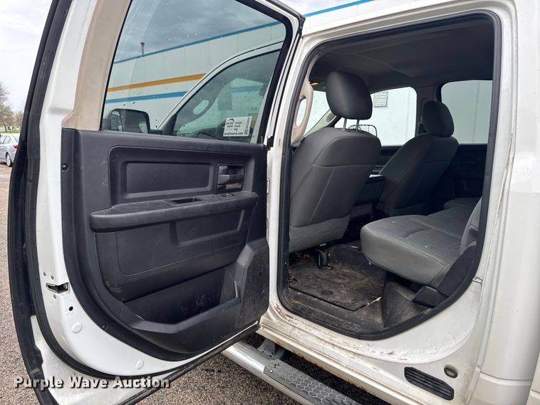 image for item EF2459 2014 RAM 2500 Crew Cab pickup truck