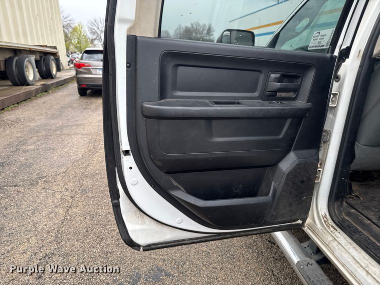 image for item EF2459 2014 RAM 2500 Crew Cab pickup truck