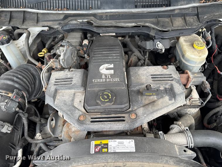 image for item EF2459 2014 RAM 2500 Crew Cab pickup truck