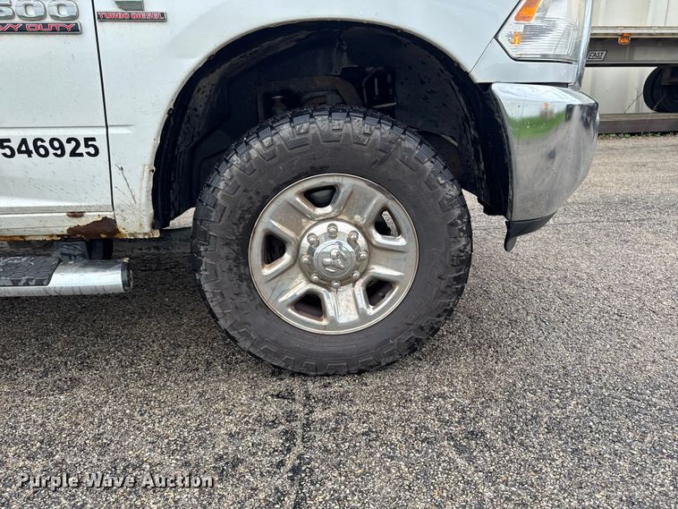 image for item EF2459 2014 RAM 2500 Crew Cab pickup truck