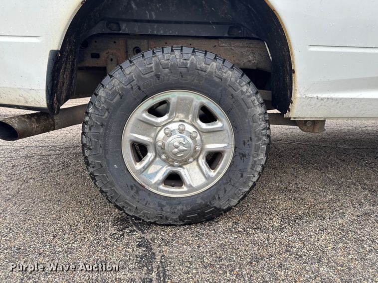 image for item EF2459 2014 RAM 2500 Crew Cab pickup truck