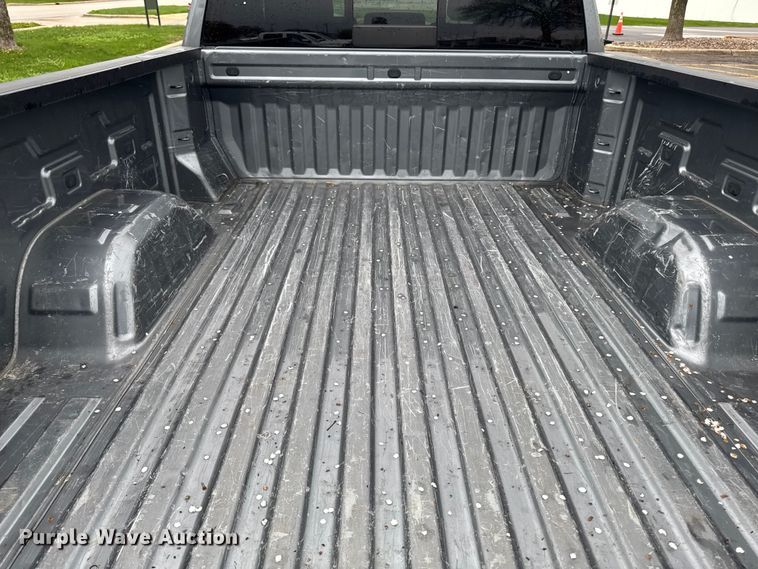 image for item EF2460 2019 GMC Sierra 1500 Ext. Cab pickup truck