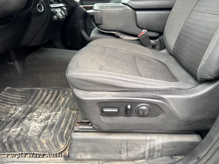 image for item EF2460 2019 GMC Sierra 1500 Ext. Cab pickup truck