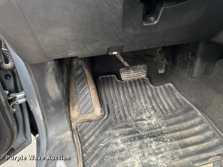 image for item EF2460 2019 GMC Sierra 1500 Ext. Cab pickup truck