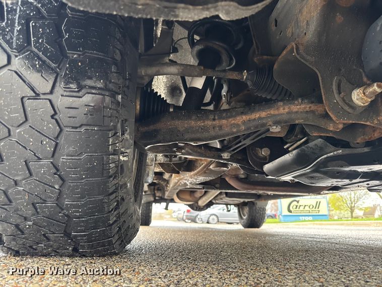 image for item EF2460 2019 GMC Sierra 1500 Ext. Cab pickup truck