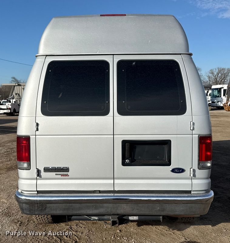 image for item EG1935 2008 Ford E350 handicap accessible van