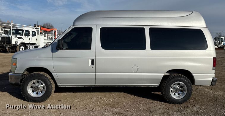 image for item EG1935 2008 Ford E350 handicap accessible van