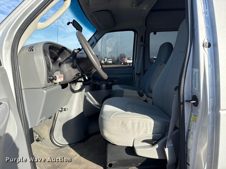 image for item EG1935 2008 Ford E350 handicap accessible van