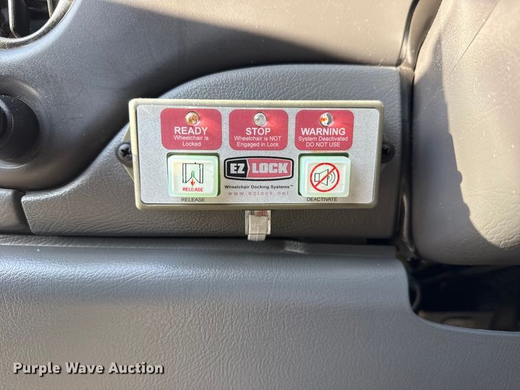 image for item EG1935 2008 Ford E350 handicap accessible van