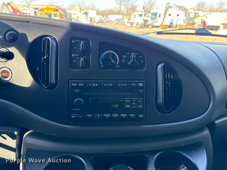 image for item EG1935 2008 Ford E350 handicap accessible van