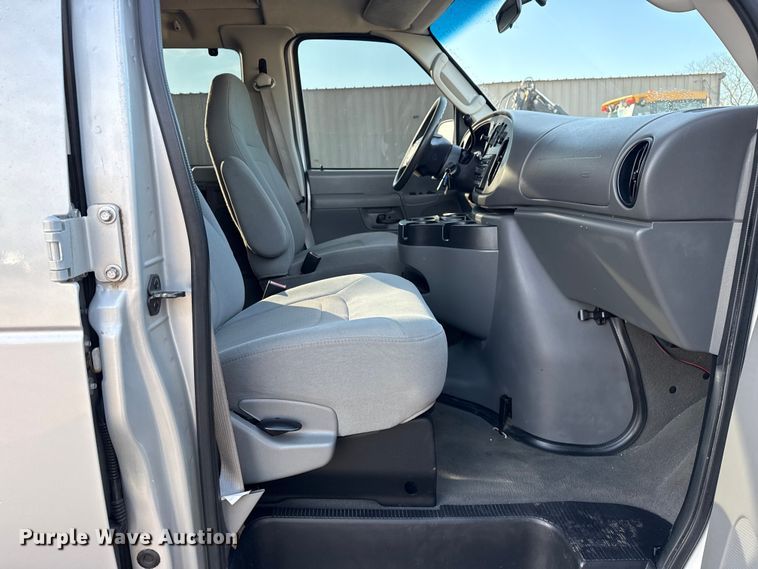 image for item EG1935 2008 Ford E350 handicap accessible van