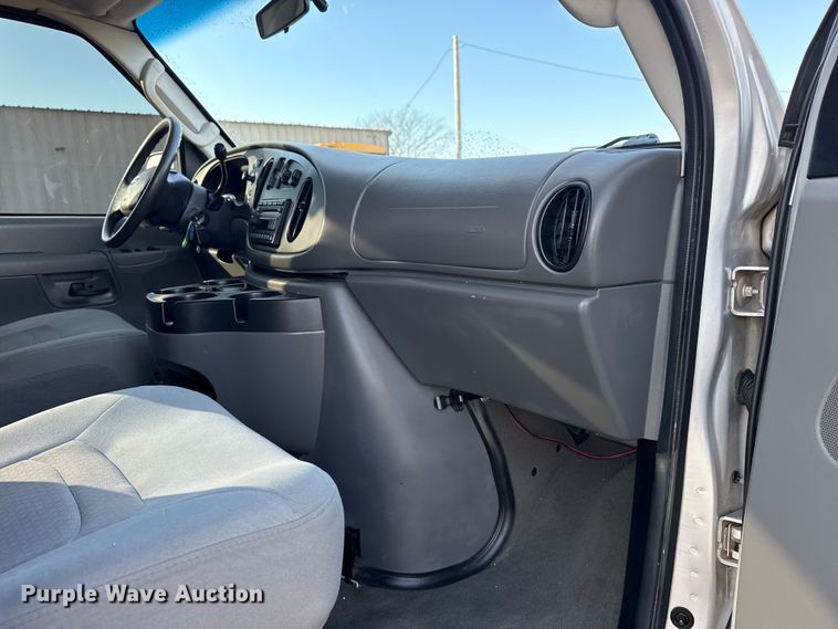 image for item EG1935 2008 Ford E350 handicap accessible van
