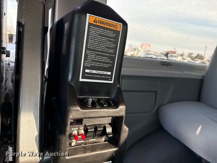 image for item EG1935 2008 Ford E350 handicap accessible van