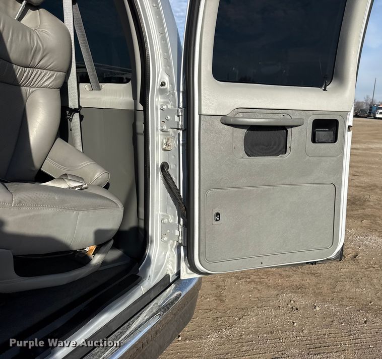 image for item EG1935 2008 Ford E350 handicap accessible van