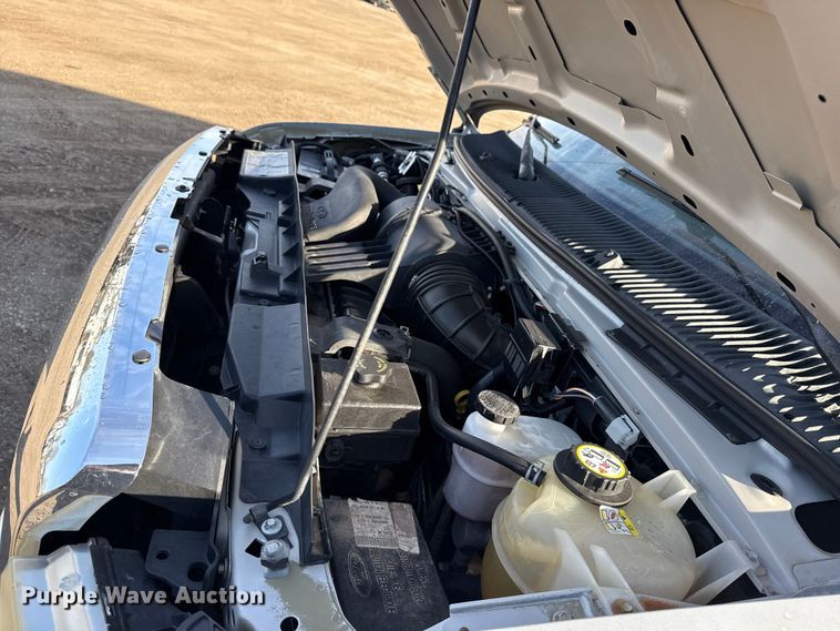 image for item EG1935 2008 Ford E350 handicap accessible van