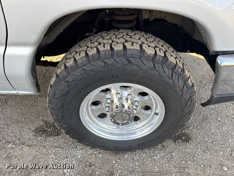 image for item EG1935 2008 Ford E350 handicap accessible van