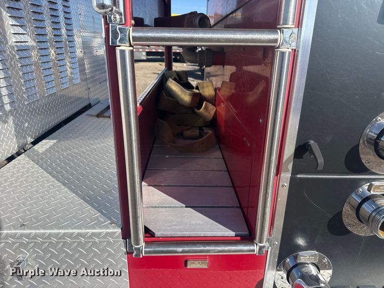 image for item EG1993 1993 Pierce Manufacturing pumper fire truck