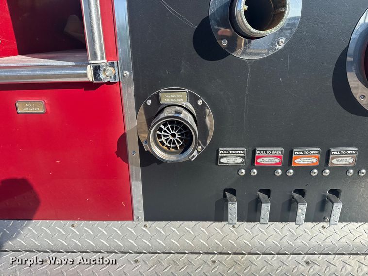 image for item EG1993 1993 Pierce Manufacturing pumper fire truck