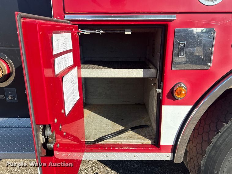 image for item EG1993 1993 Pierce Manufacturing pumper fire truck