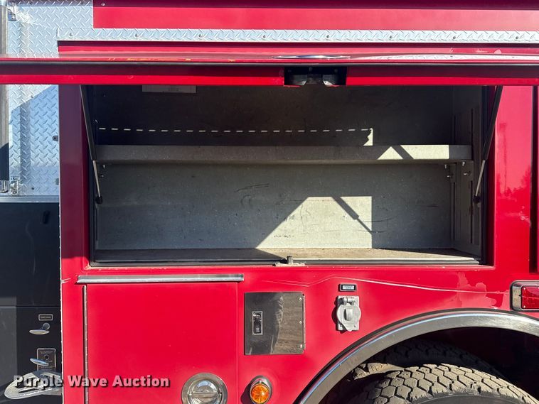 image for item EG1993 1993 Pierce Manufacturing pumper fire truck