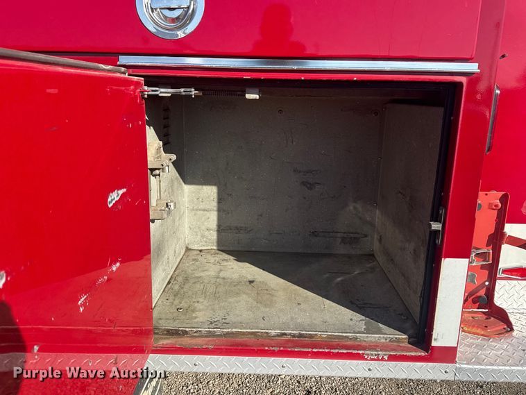 image for item EG1993 1993 Pierce Manufacturing pumper fire truck