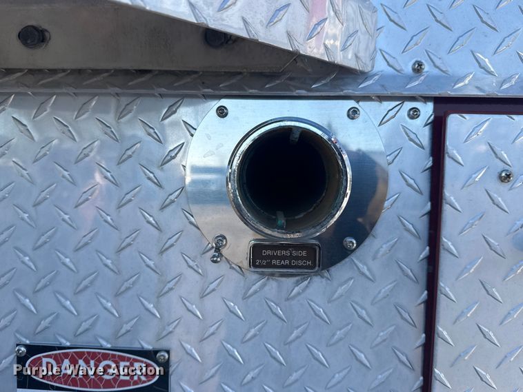 image for item EG1993 1993 Pierce Manufacturing pumper fire truck