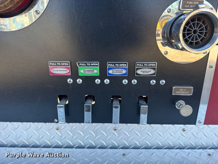 image for item EG1993 1993 Pierce Manufacturing pumper fire truck