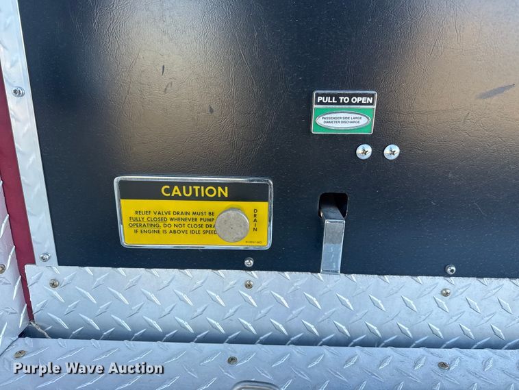 image for item EG1993 1993 Pierce Manufacturing pumper fire truck