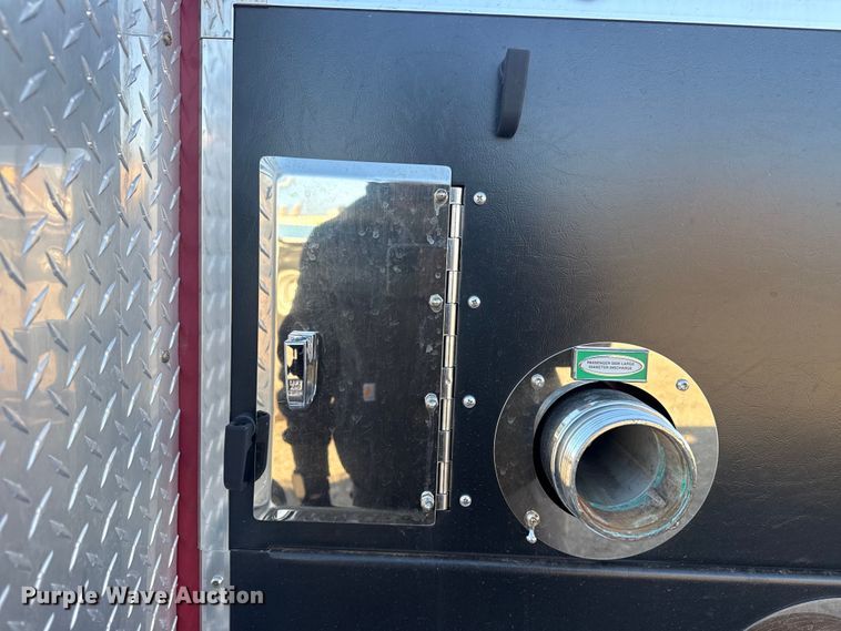 image for item EG1993 1993 Pierce Manufacturing pumper fire truck