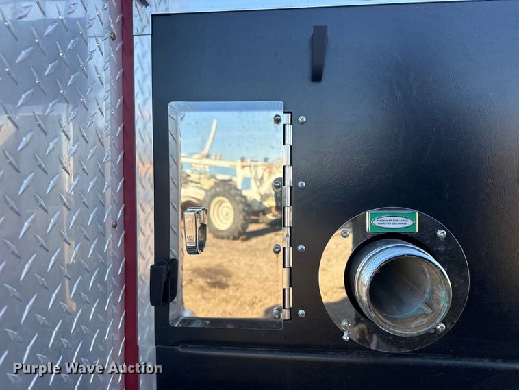 image for item EG1993 1993 Pierce Manufacturing pumper fire truck