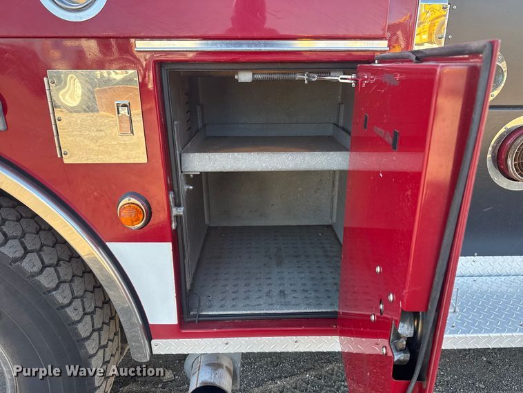 image for item EG1993 1993 Pierce Manufacturing pumper fire truck
