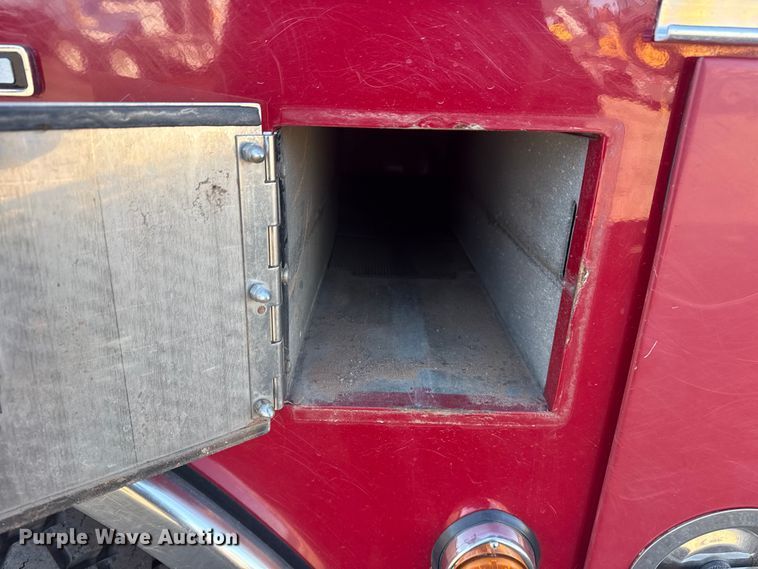 image for item EG1993 1993 Pierce Manufacturing pumper fire truck