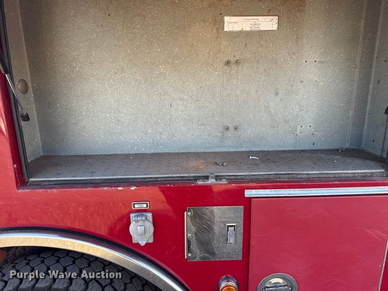 image for item EG1993 1993 Pierce Manufacturing pumper fire truck