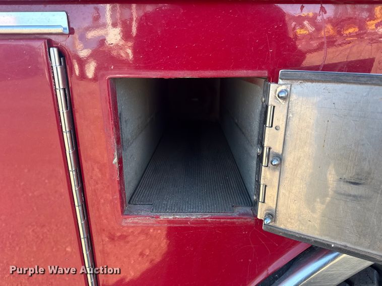 image for item EG1993 1993 Pierce Manufacturing pumper fire truck