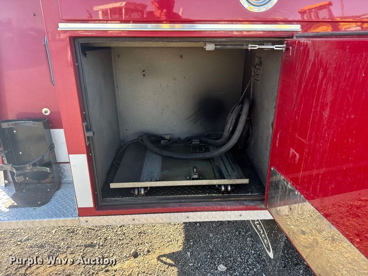 image for item EG1993 1993 Pierce Manufacturing pumper fire truck