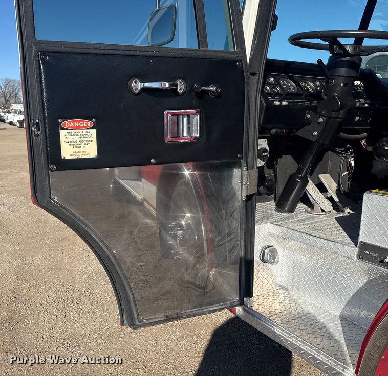 image for item EG1993 1993 Pierce Manufacturing pumper fire truck