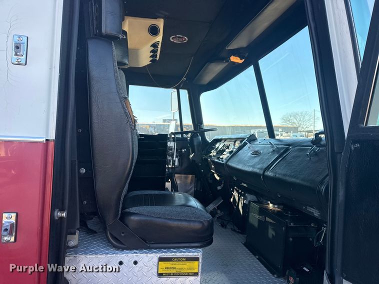 image for item EG1993 1993 Pierce Manufacturing pumper fire truck