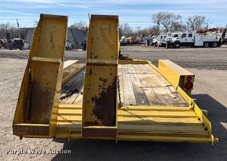 image for item EG2112 2005 Belshe equipment trailer