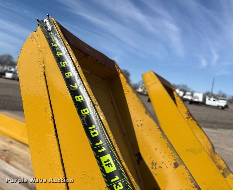 image for item EG2112 2005 Belshe equipment trailer