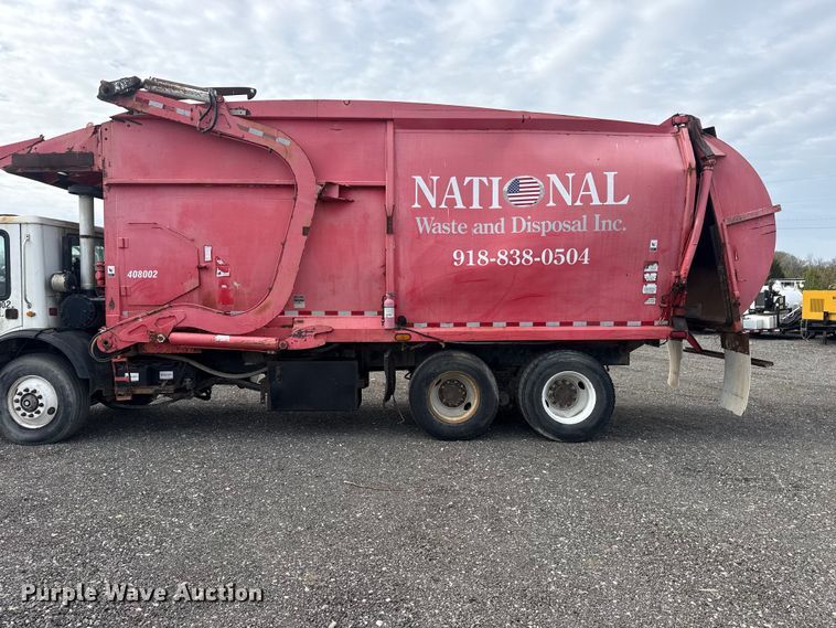 image for item EG8879 2005 Mack MR refuse truck