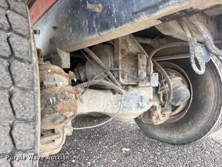 image for item EG8879 2005 Mack MR refuse truck