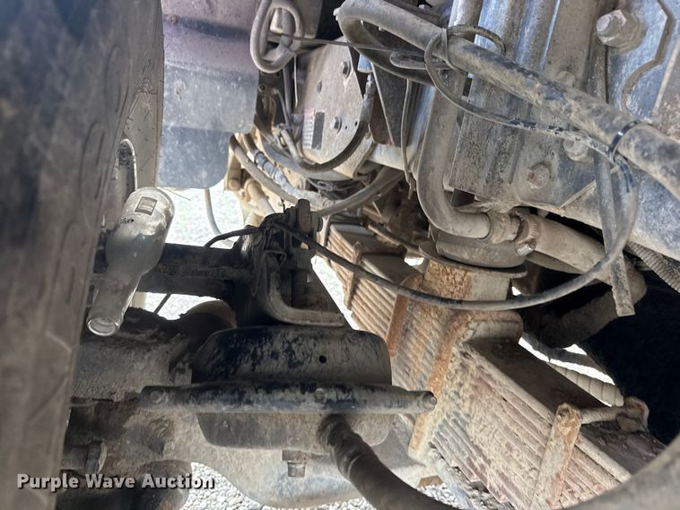image for item EG8879 2005 Mack MR refuse truck