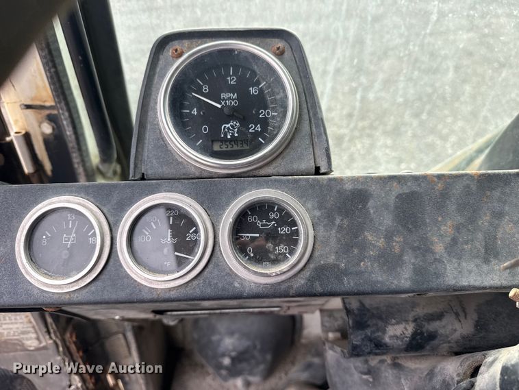 image for item EG8879 2005 Mack MR refuse truck