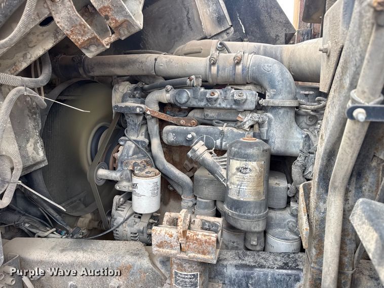 image for item EG8879 2005 Mack MR refuse truck