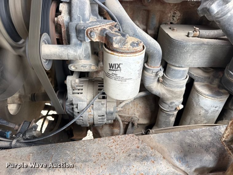 image for item EG8879 2005 Mack MR refuse truck