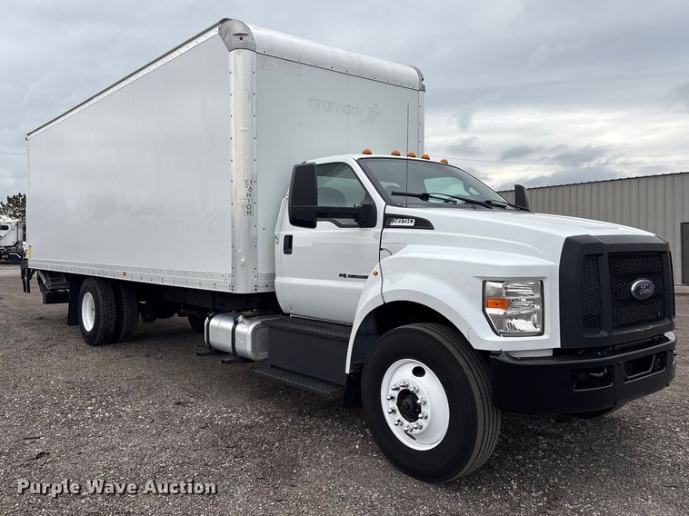 image for item EG8922 2016 Ford F650 box truck