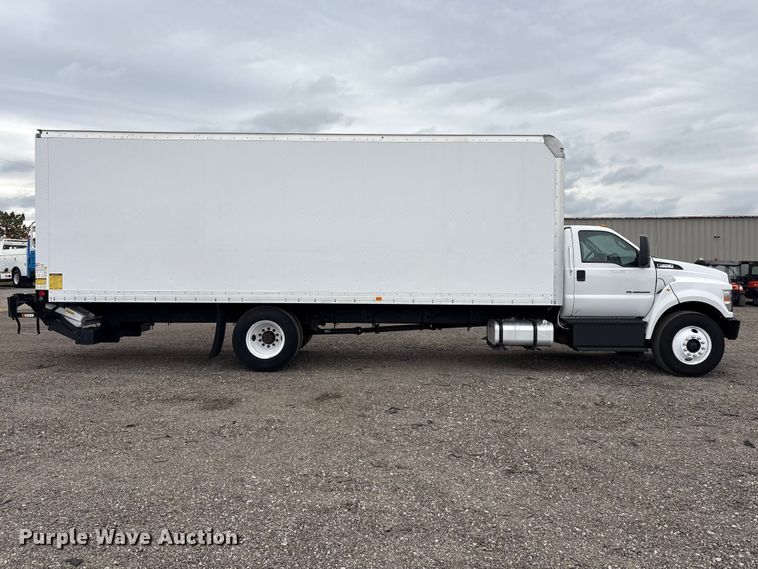 image for item EG8922 2016 Ford F650 box truck