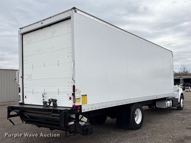 image for item EG8922 2016 Ford F650 box truck