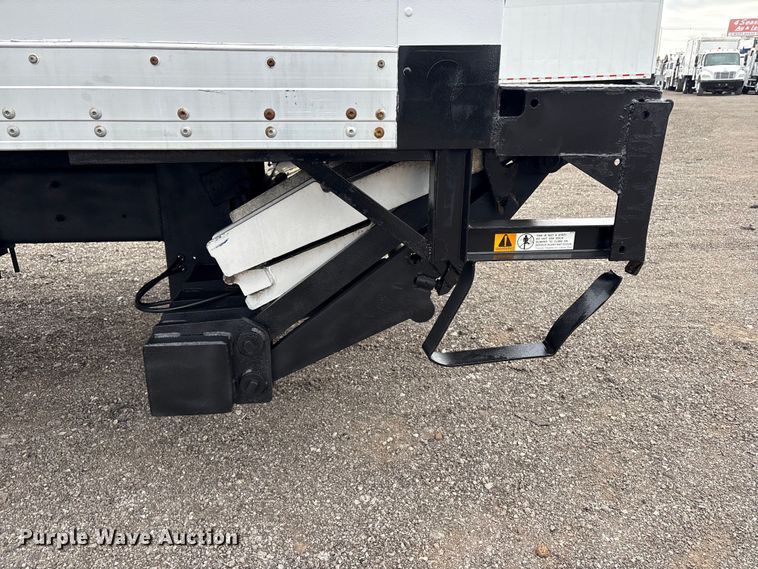 image for item EG8922 2016 Ford F650 box truck